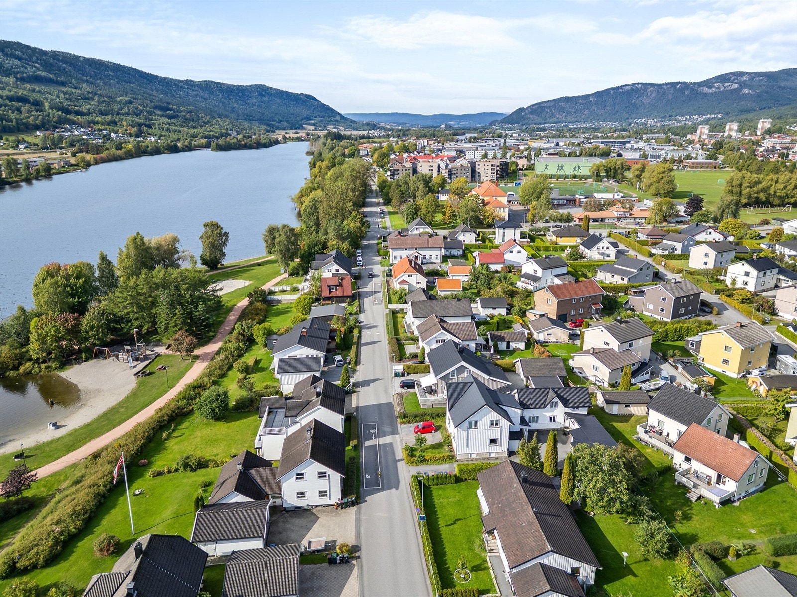 Gode bussforbindelser med holdeplass innen kort gangavstand. Galleribilde