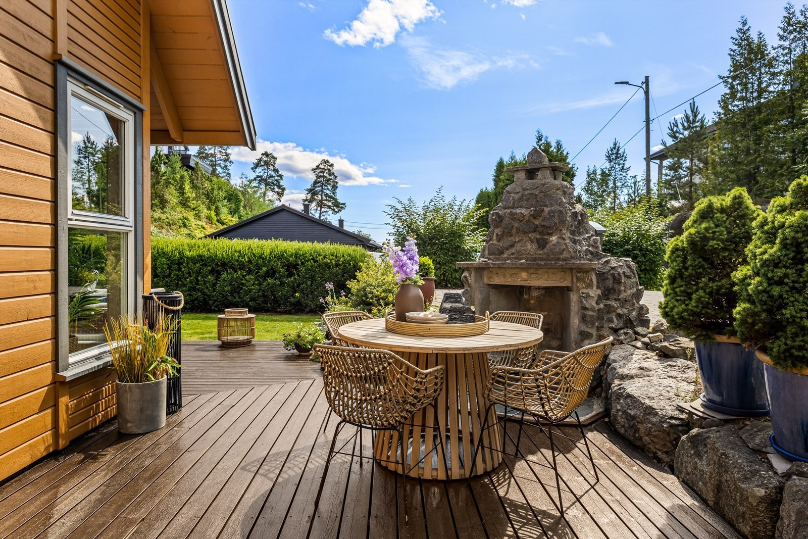Utepeis for både hygge og matlaging. Galleribilde