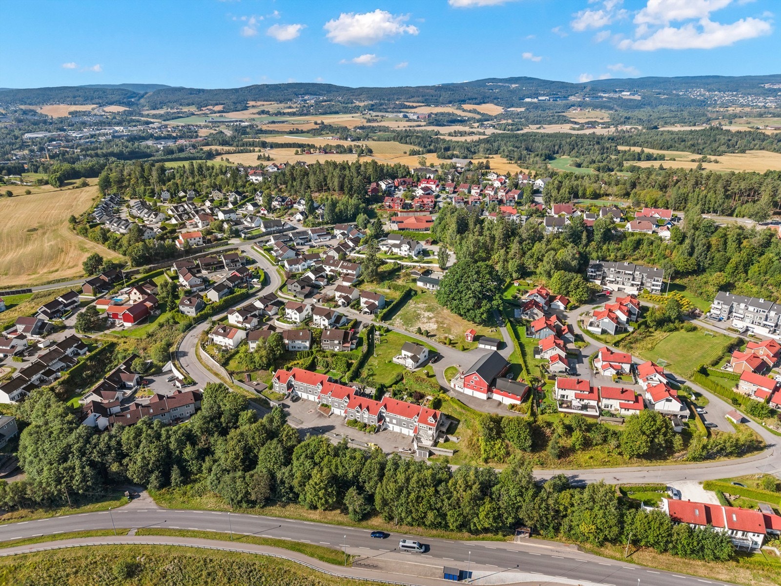 Daglige innkjøp kan gjøres på Coop Extra Brånåsen, kun en kort spasertur unna. Galleribilde