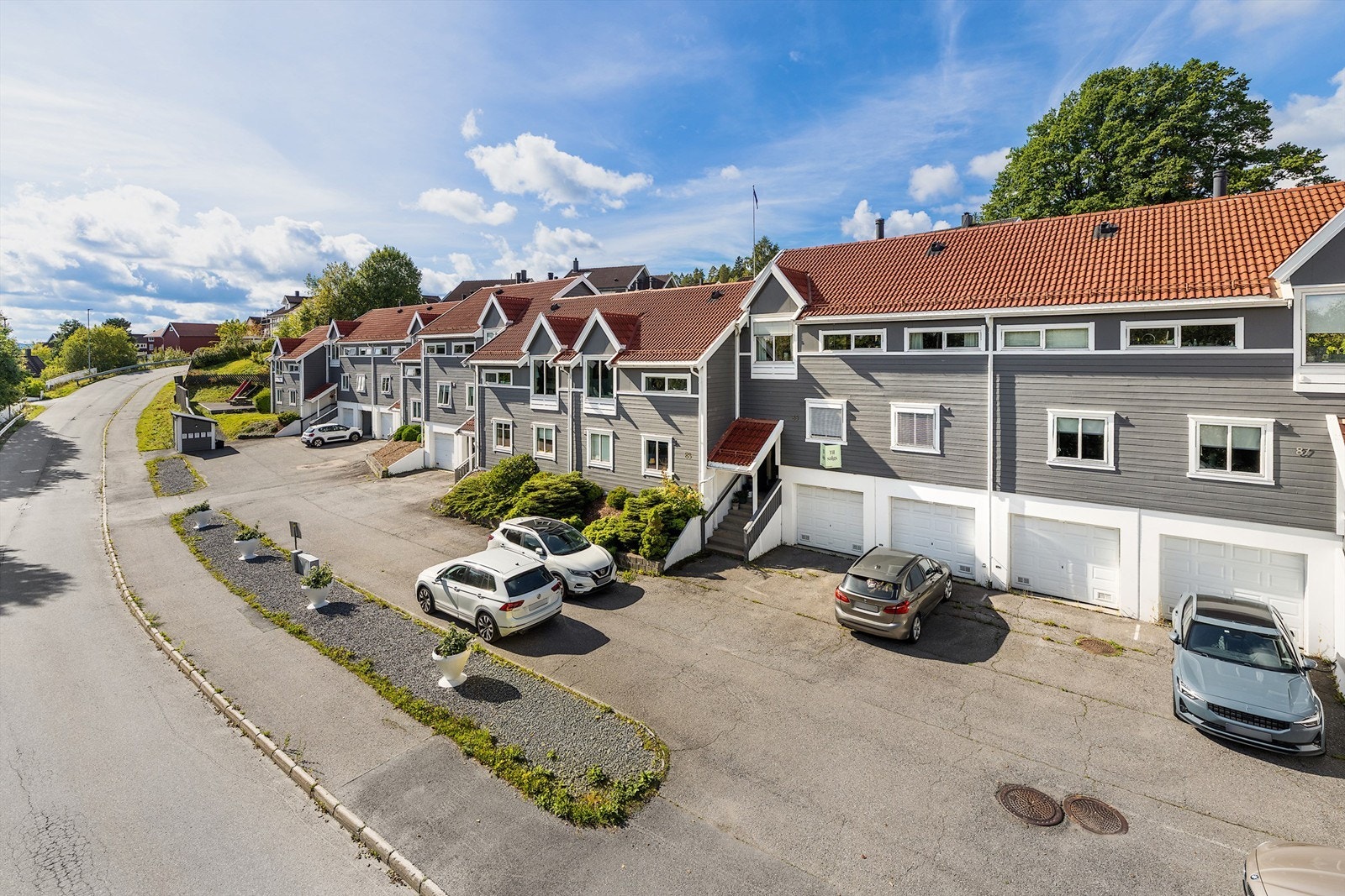 Boligen er beliggende på populære Brånåsen. Galleribilde