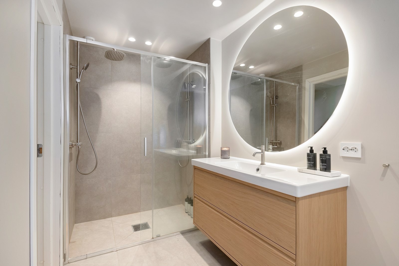 Badet ligger i 2.etg. sammen med soverommene. Galleribilde