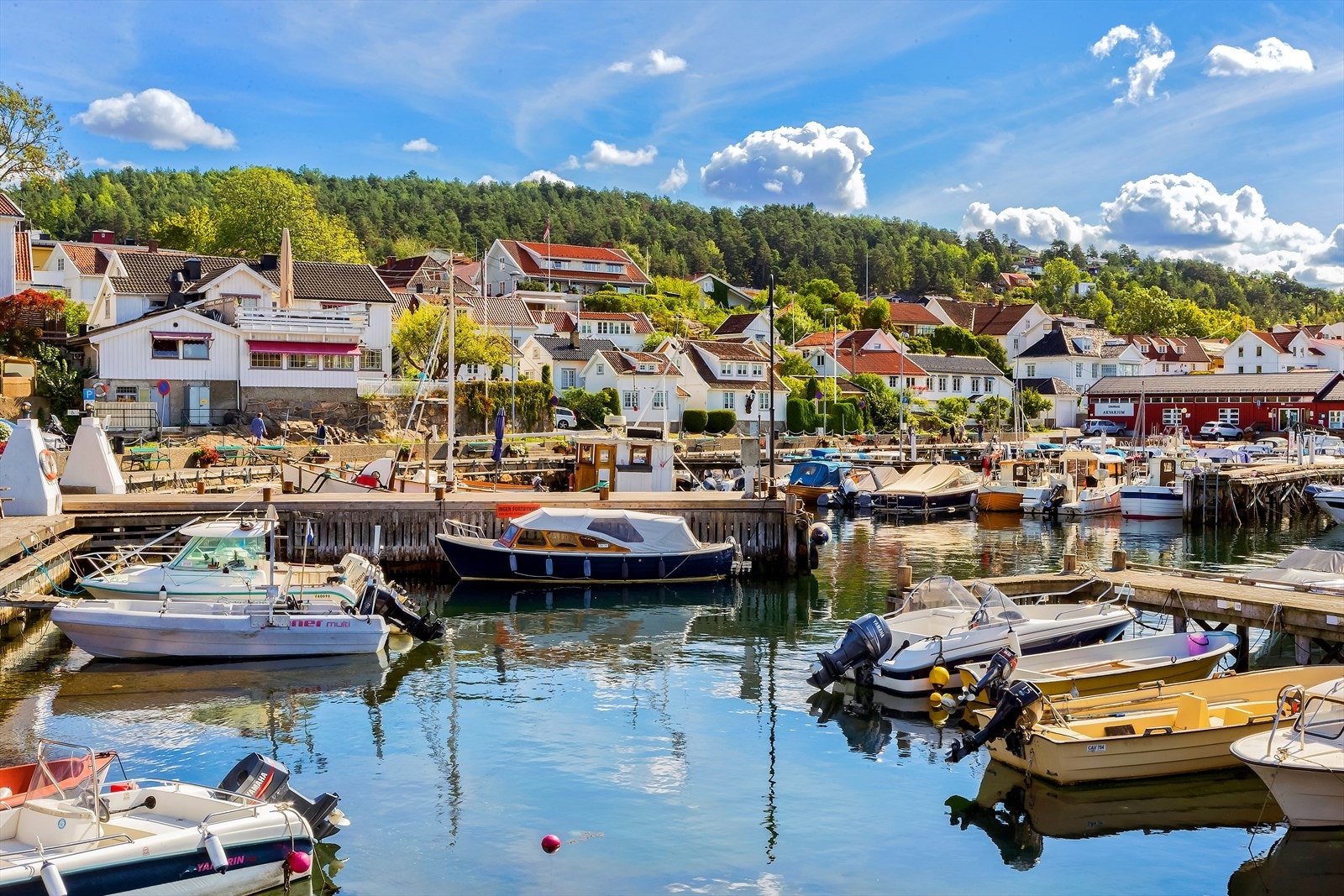 Nærområdet byr på en idyllisk småbåthavn med tilgang til båtplasser. Galleribilde