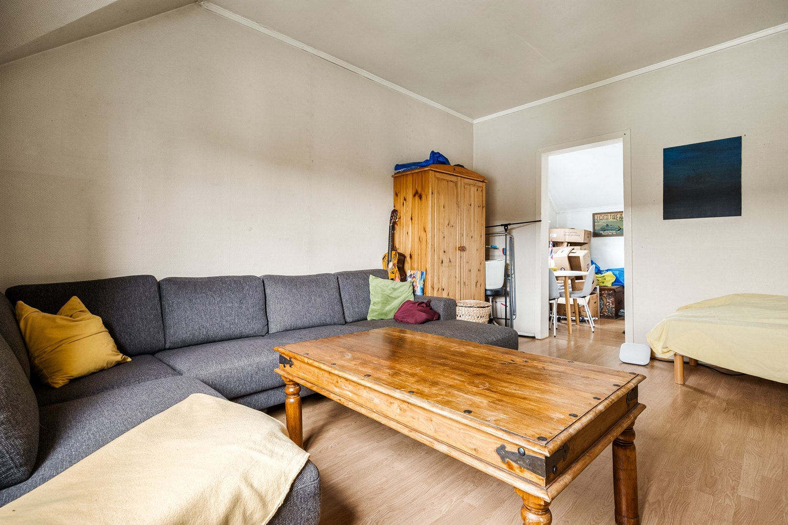 Stue med plass til sofagruppe. Galleribilde