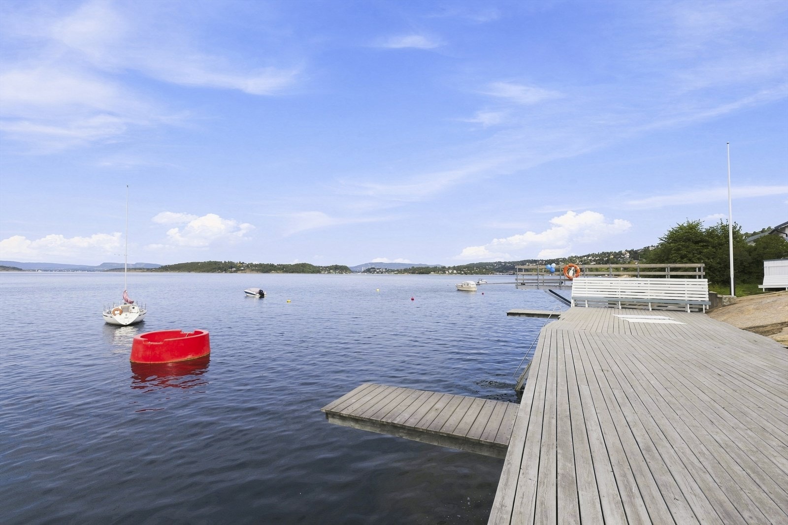 Som medlem av Ljans Vel får du tilgang til populære Ljansbadet, en privat badeplass ved fjorden, etablert av vellet allerede i 1917/1918. Galleribilde