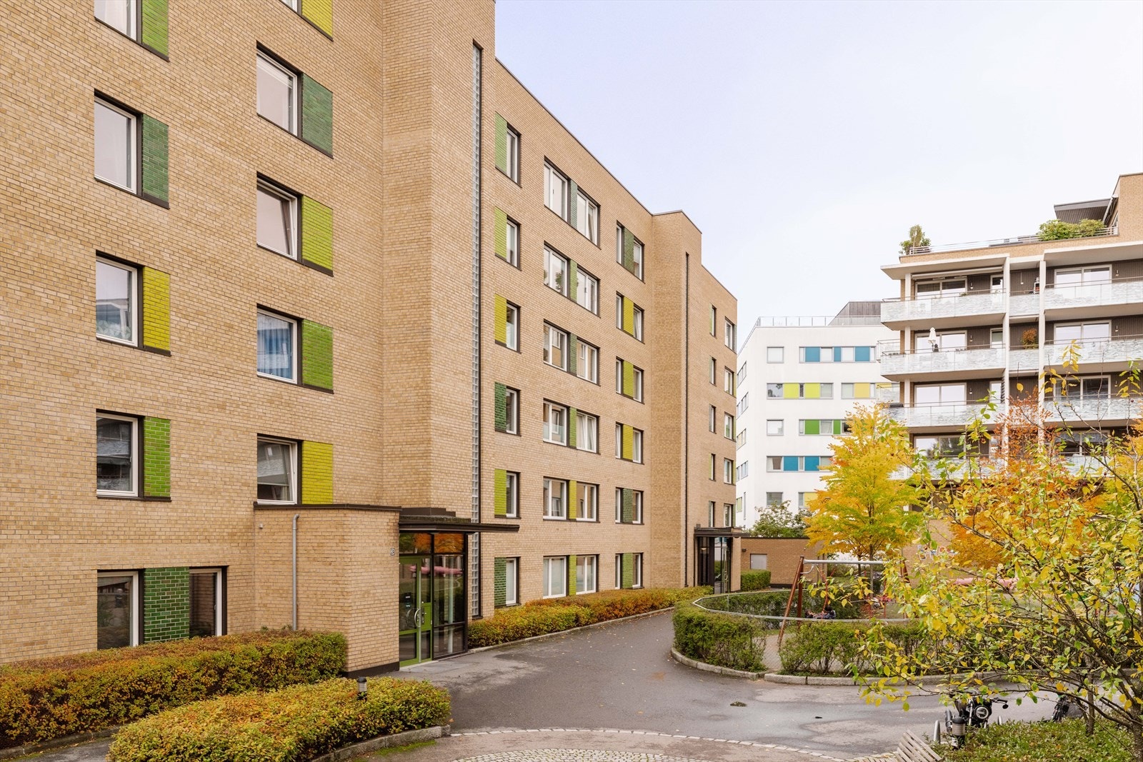 Fasade. Sameiet består av 1 næringsseksjon og 147 boligseksjoner. Galleribilde
