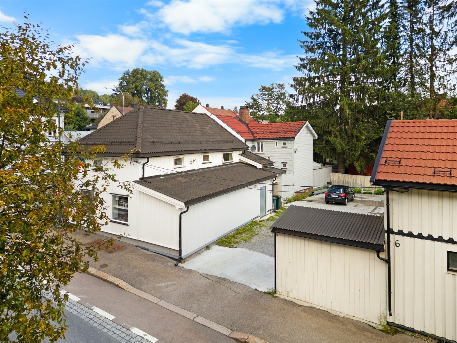 Bygningen ble tilbygget og ombygget i perioden 2010-2014 iflg. selger Galleribilde