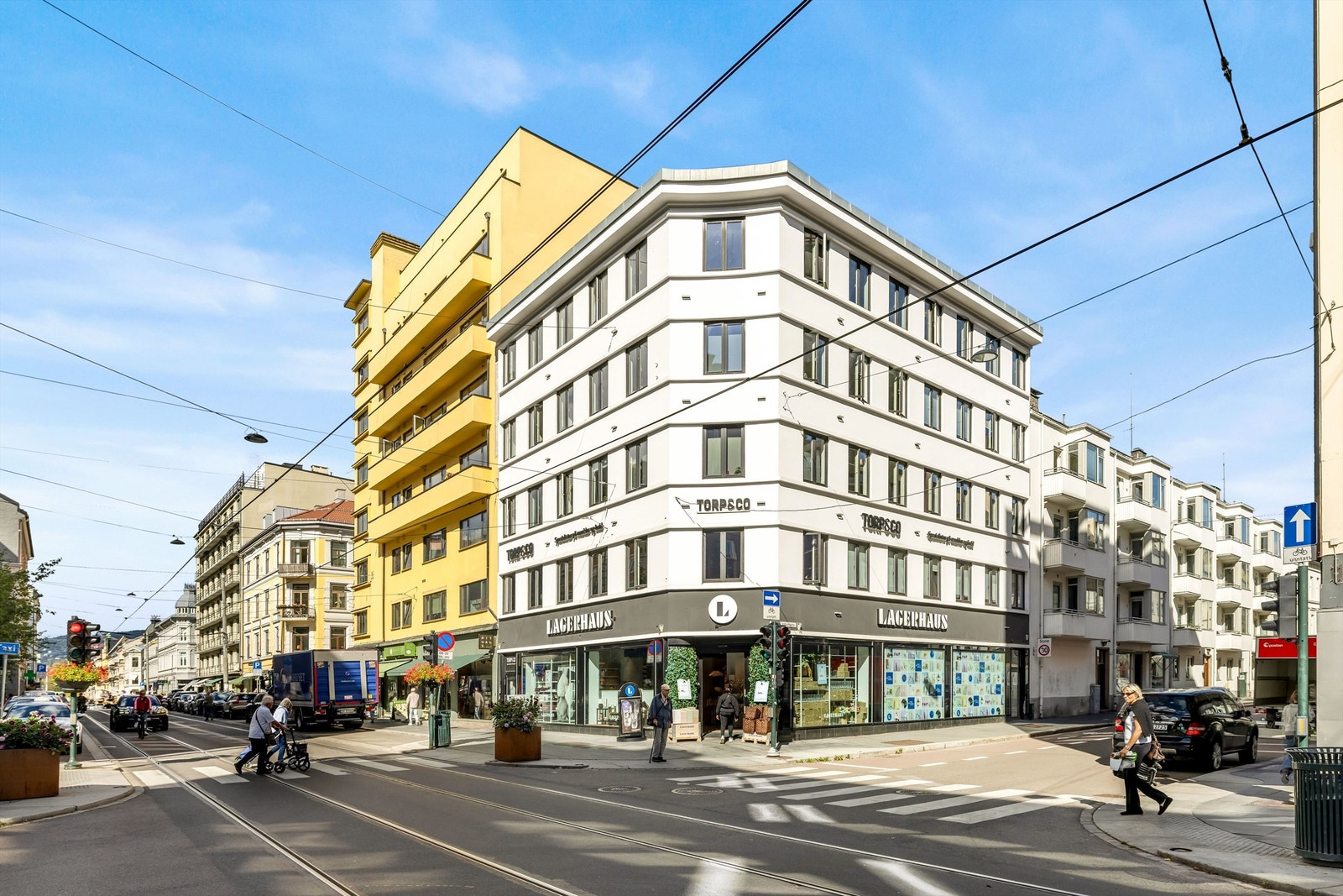 Beliggenhet i sidegate med umiddelbar nærhet til Bogstadveien Galleribilde