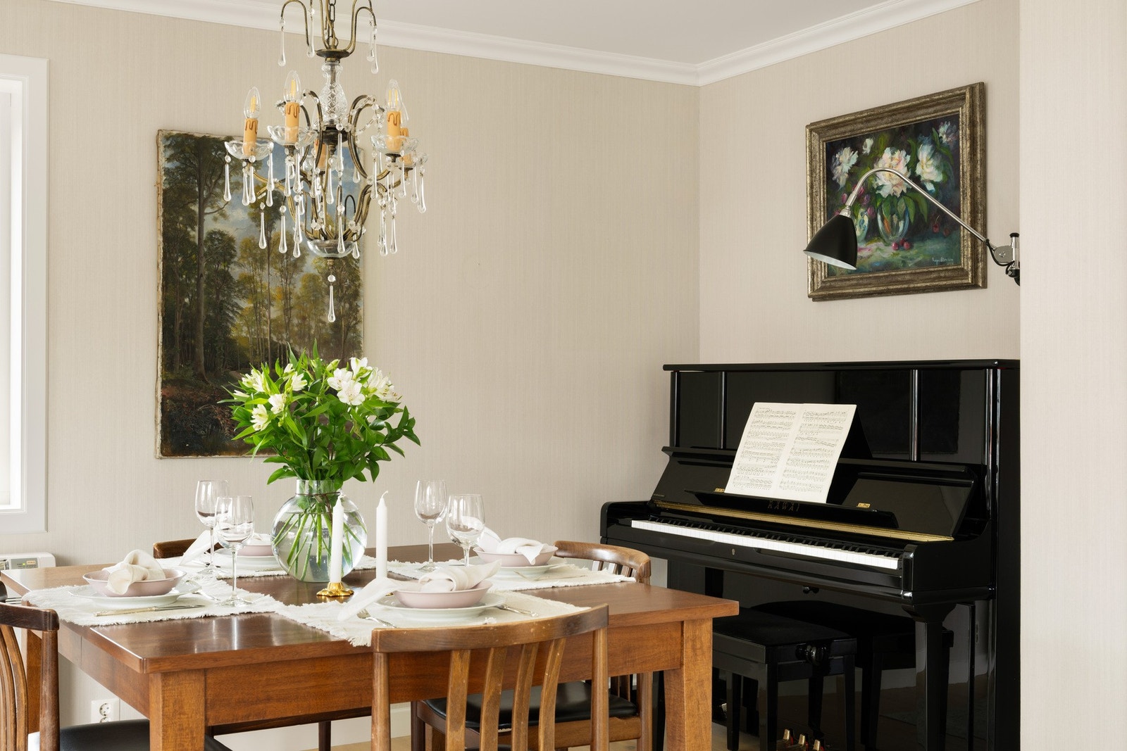 God plass til stort spisebord