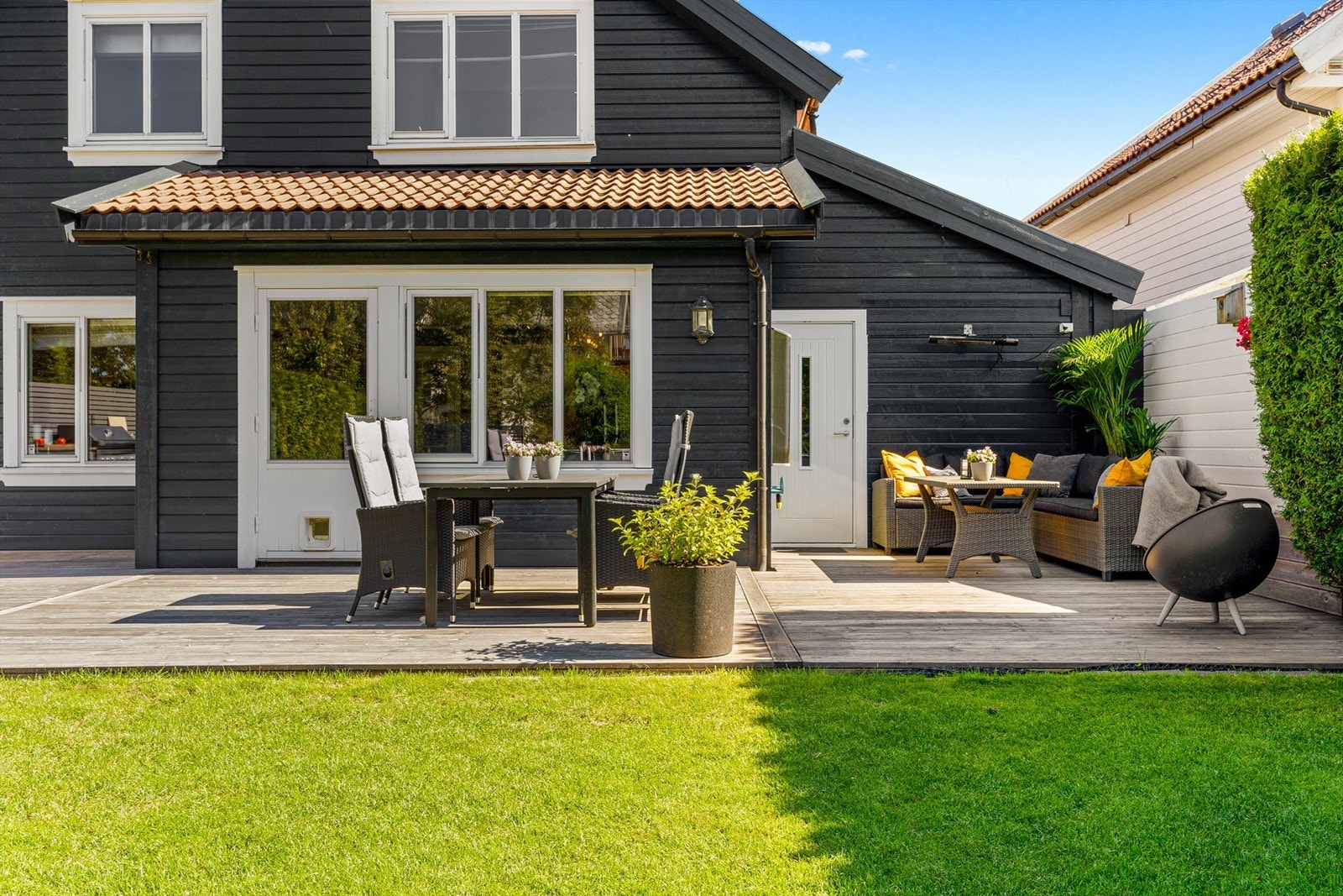 Flott uteområde med god plass til hele familien. Galleribilde