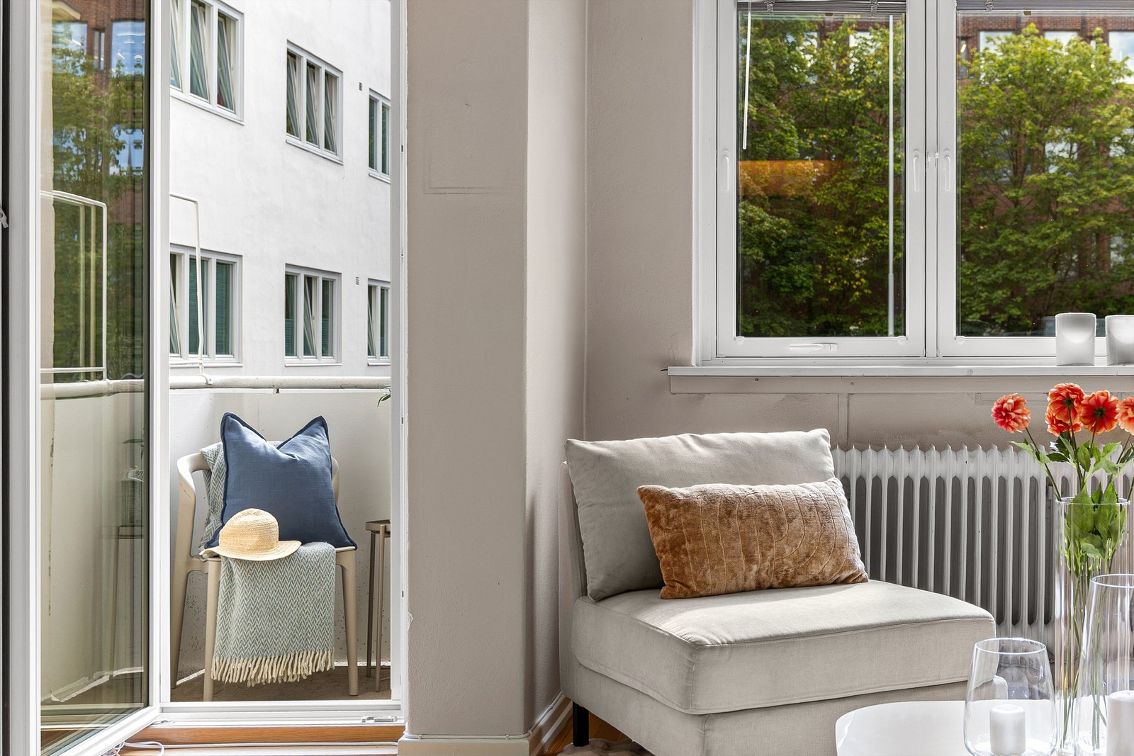 Fra stuen er det utgang til balkongen Galleribilde