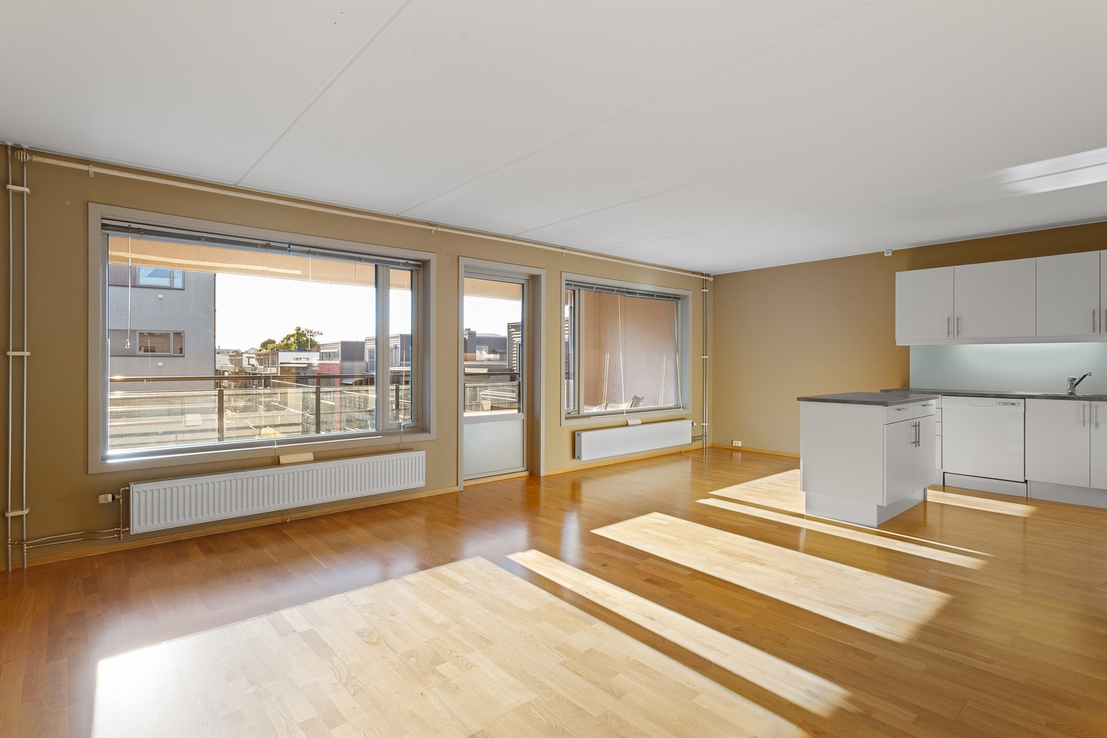 Pendlervennlig med gangavstand til to togstasjoner og bussknutepunkt.
Foto: Ole Thoresen Galleribilde