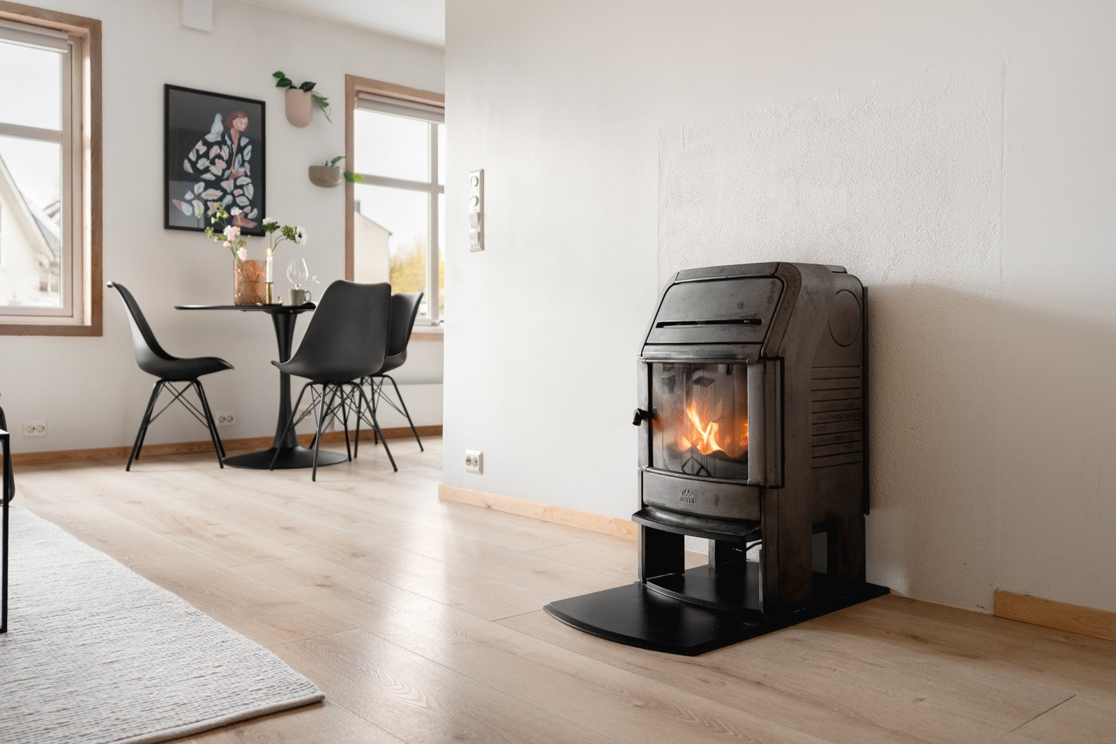 Peis i stue som gir hygge, samt redusering av energikostnader.