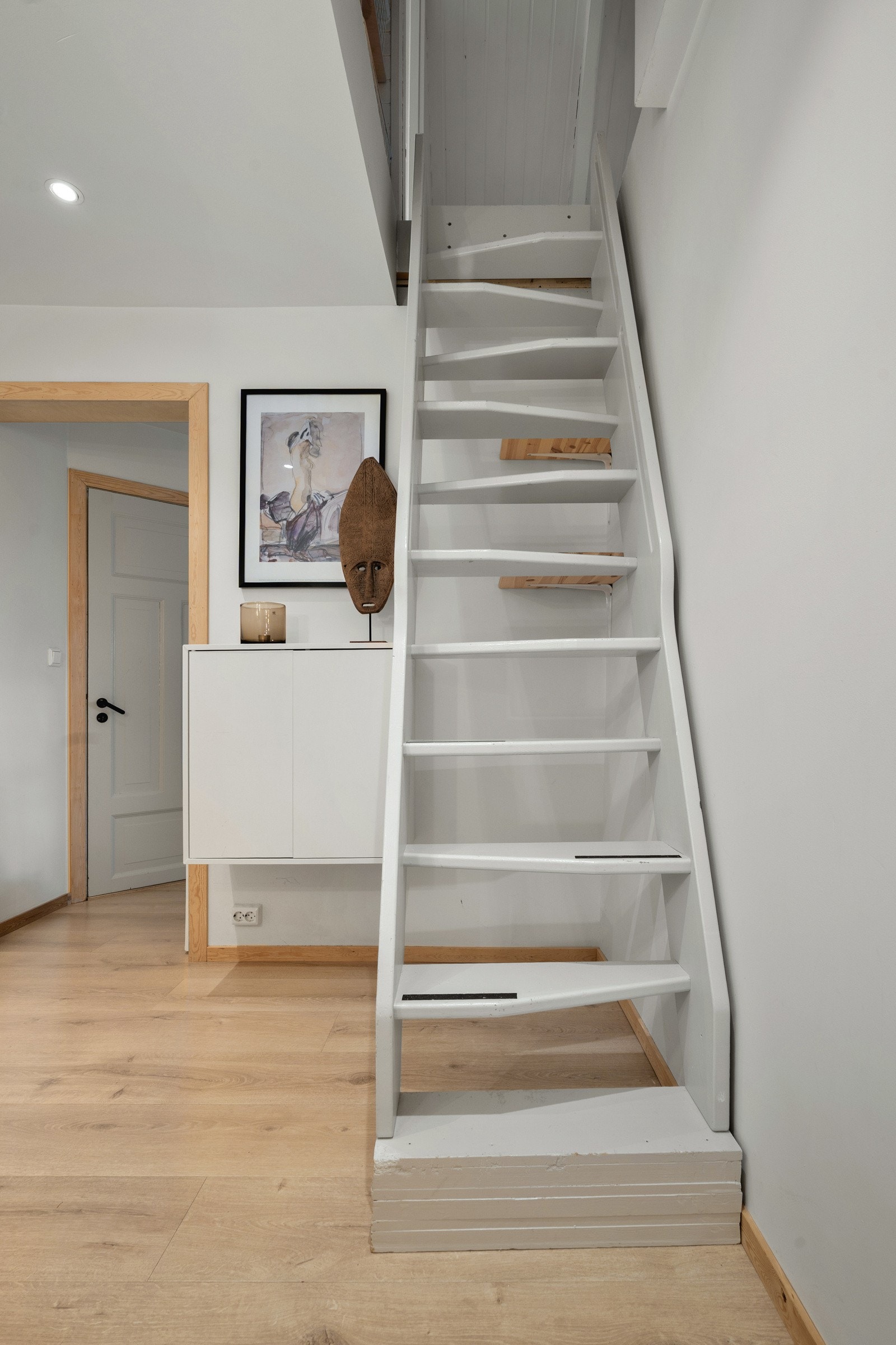 Trapp opp til loftsetasjen.