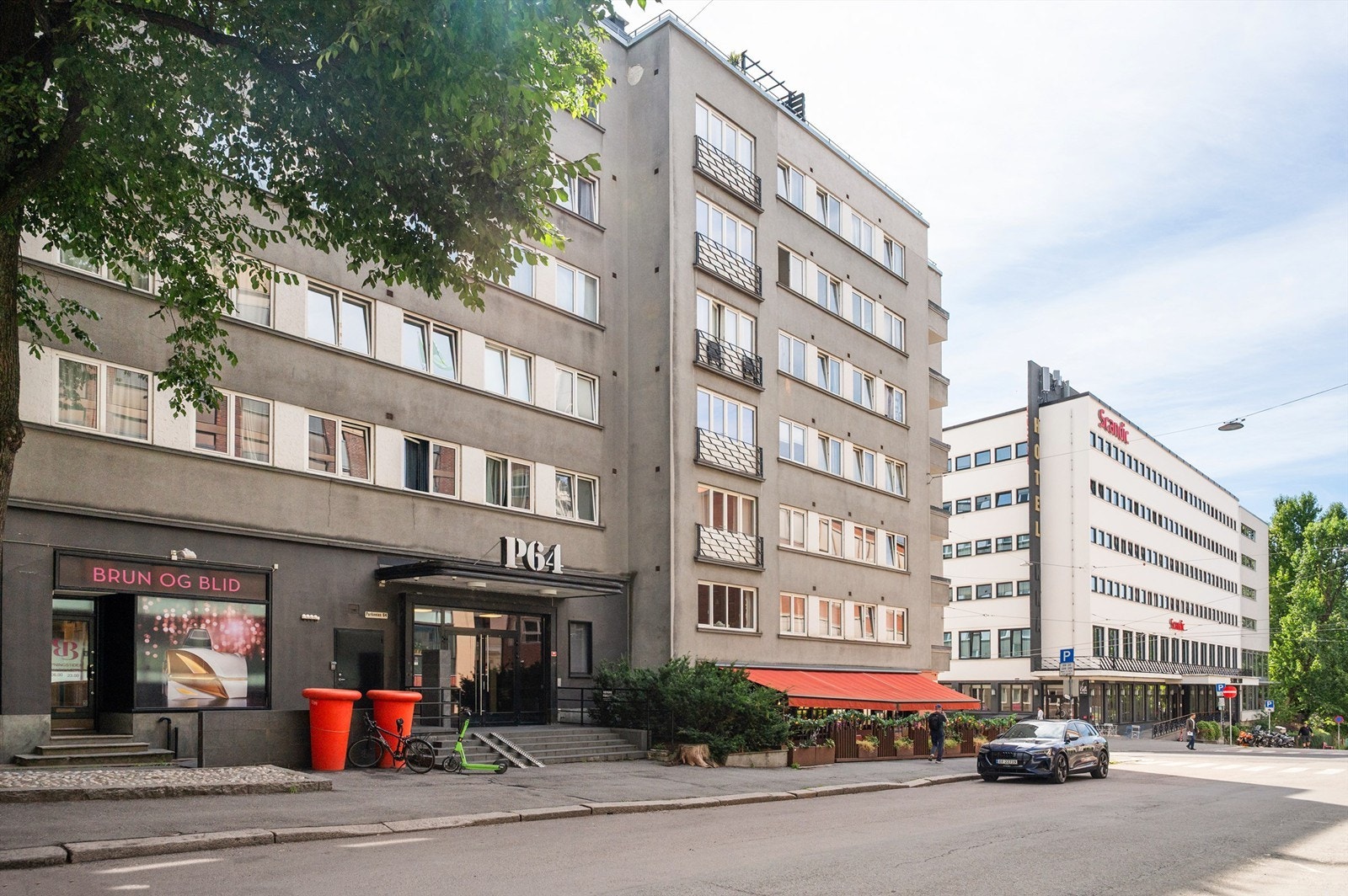 Eiendommen er en klassisk bygård fra 1935, sentralt beliggende i en blindgate ved Solli plass. Galleribilde