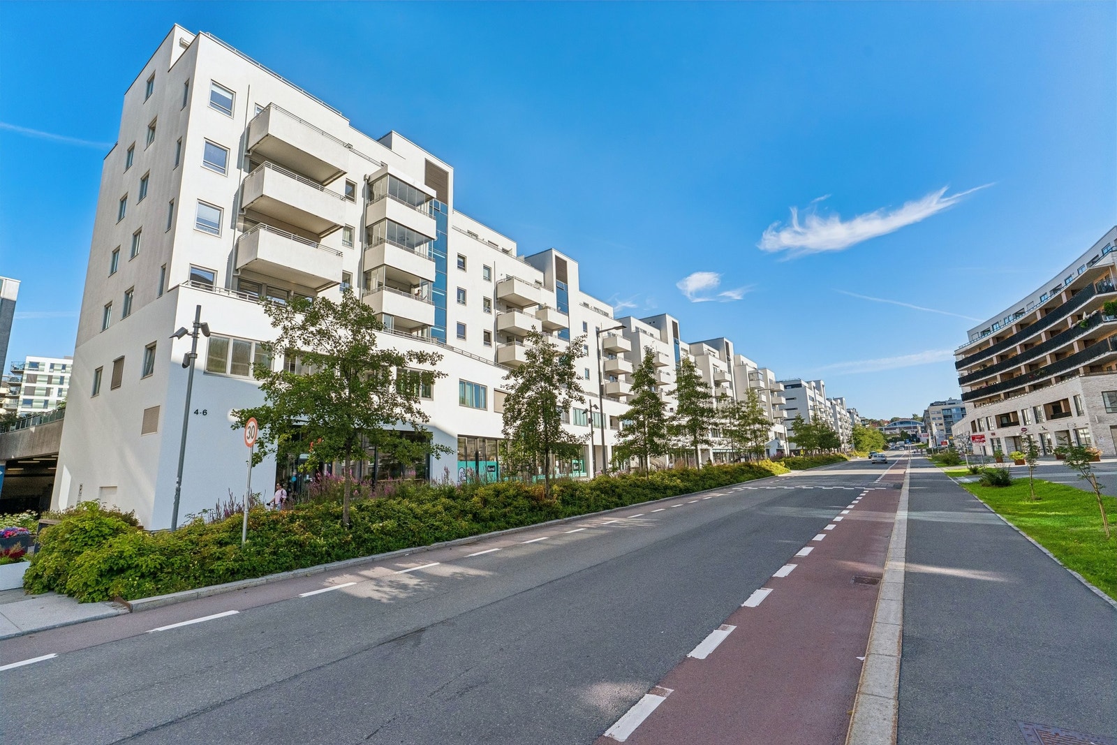 Moderne og velholdt bygg fra 2013 med heis. Galleribilde