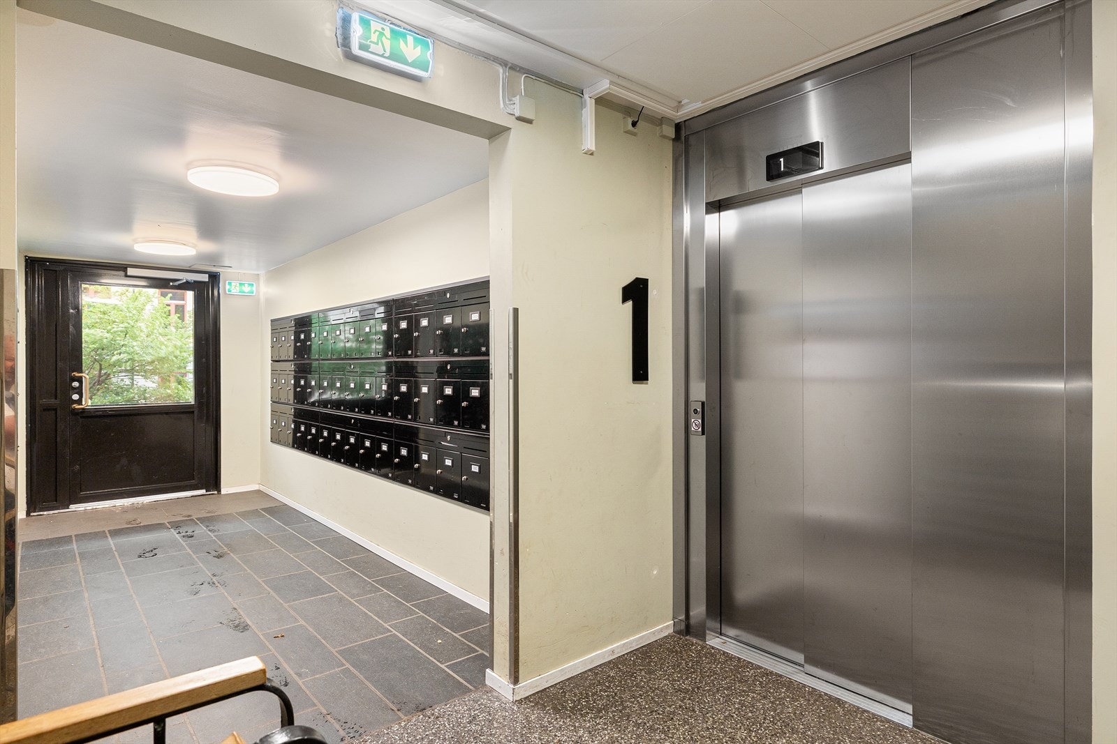 Det er heis i bygget. Galleribilde