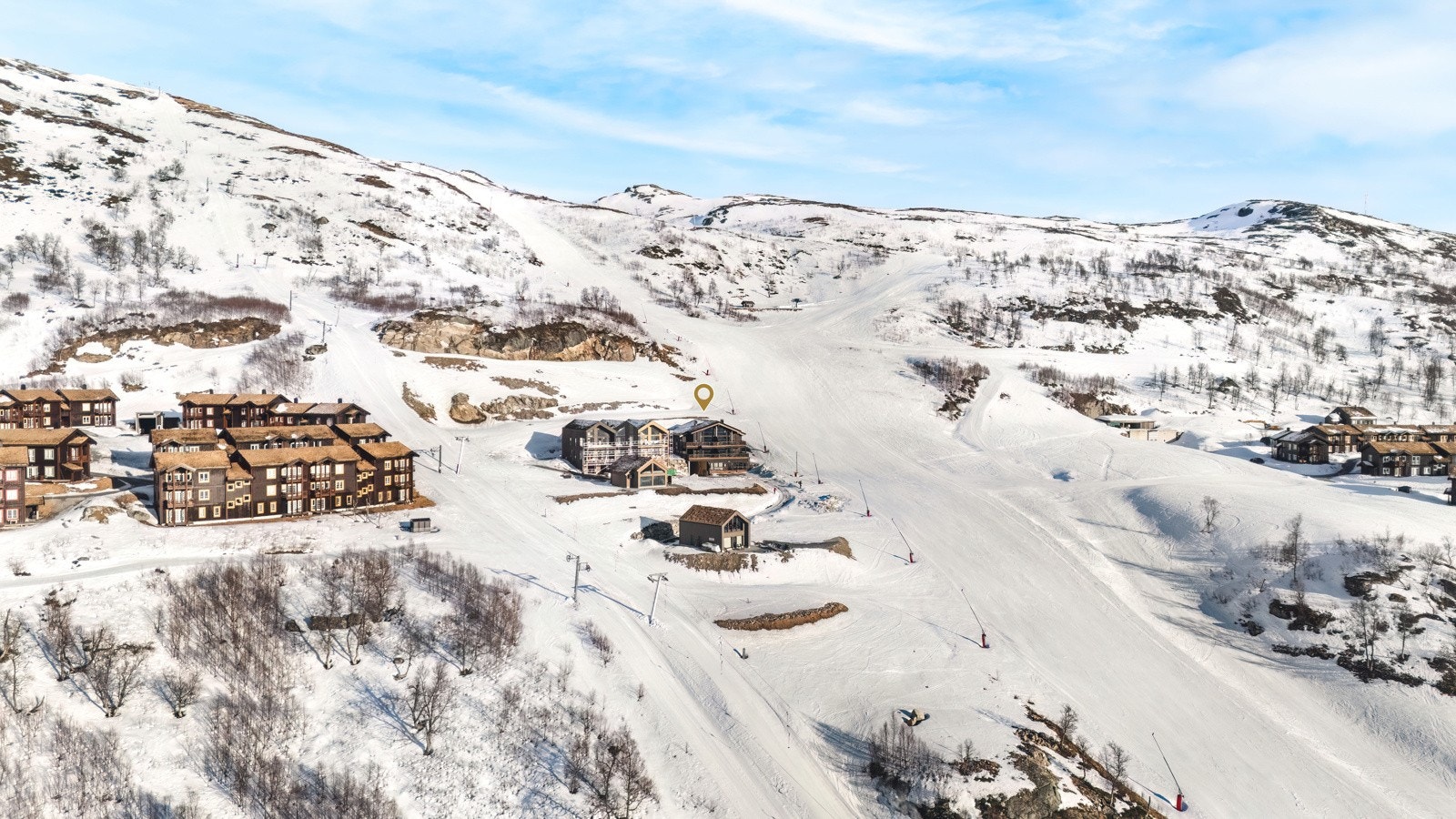 Svært god plassering ytterst mot alpinbakken.