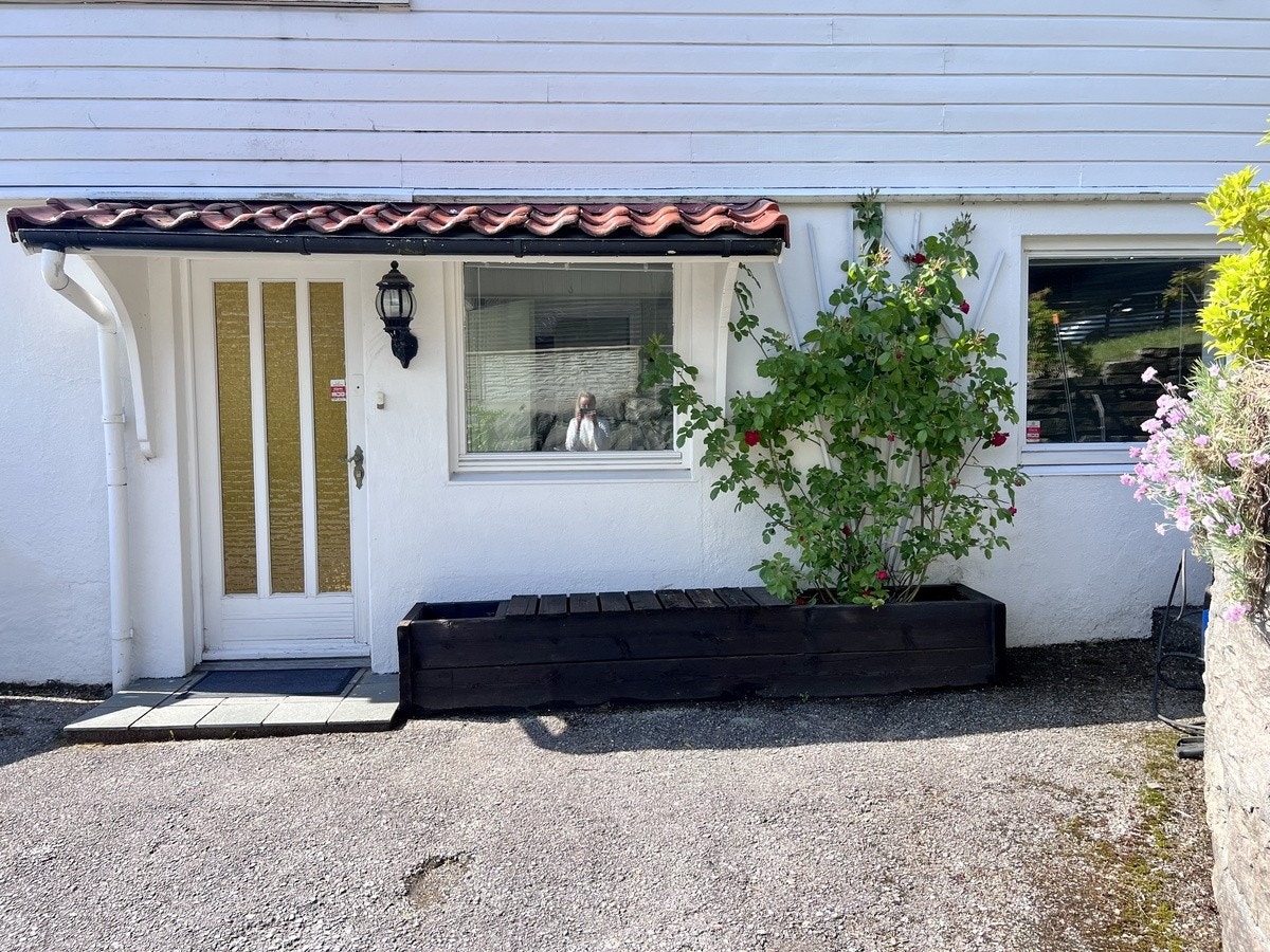 Helt separat inngang med egen parkering rett utenfor. Galleribilde