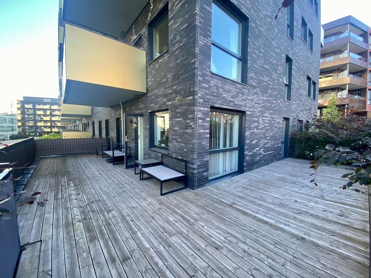 Stor privat terrasse Galleribilde