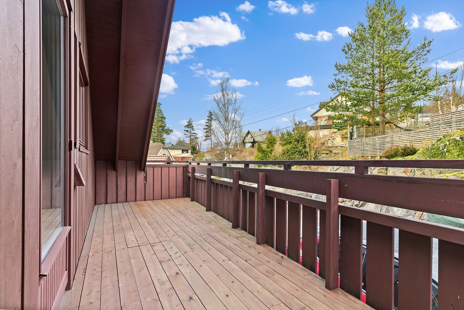 Terrasse med utgang fra ett soverom i 2.etg. Galleribilde