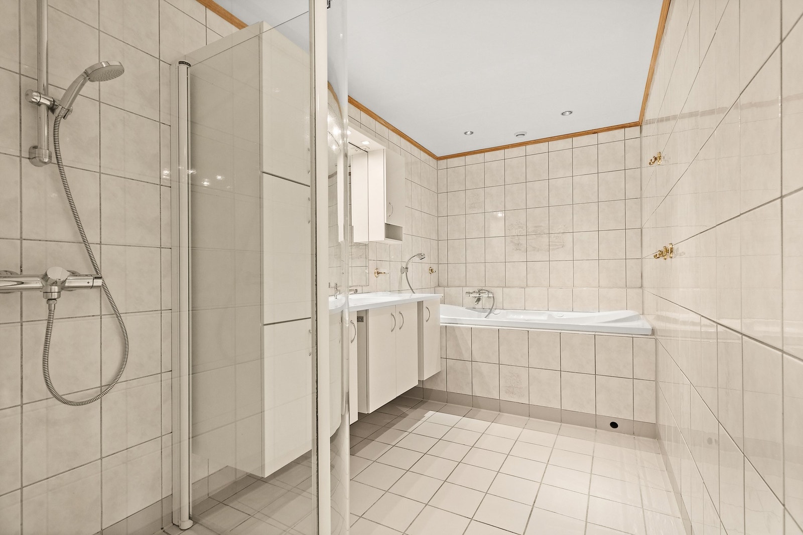 Bad i hybelen Galleribilde