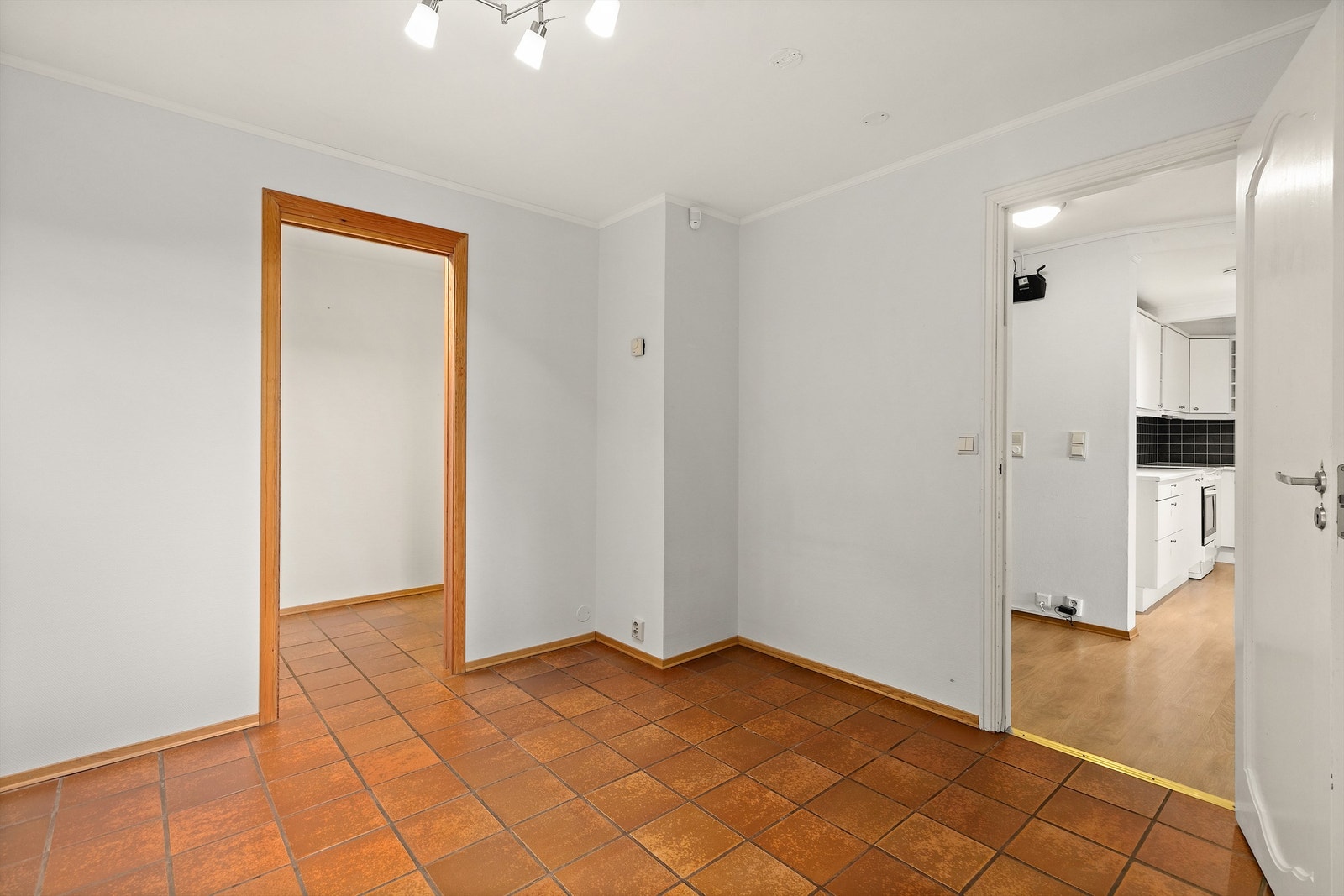 Her var det soverom med tilgang til god garderobe Galleribilde