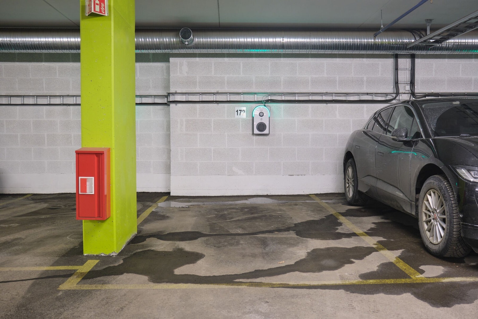 Eier har garasjeplass med EL-lader som kan medfølge etter mot tillegg Galleribilde