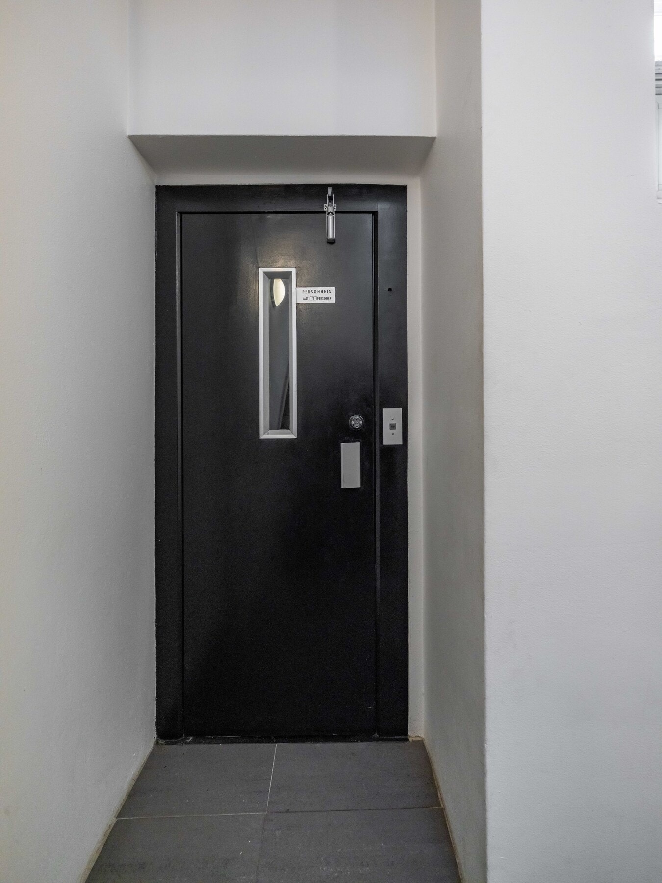 Det er heis i bygget! Og det er ingen selvfølgelighet når vi er i et bygg fra århundreskiftet. Galleribilde