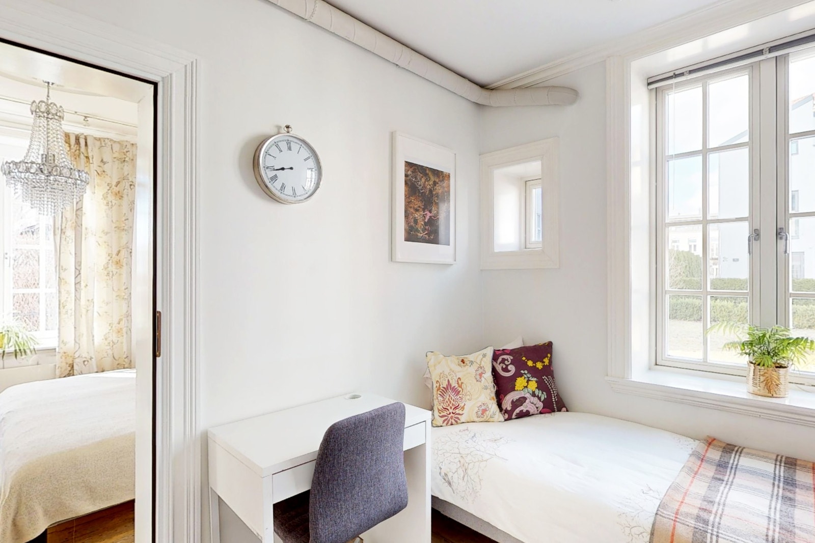 Et disponibelt rom i forlengelsen av hovedsoverommet. Galleribilde