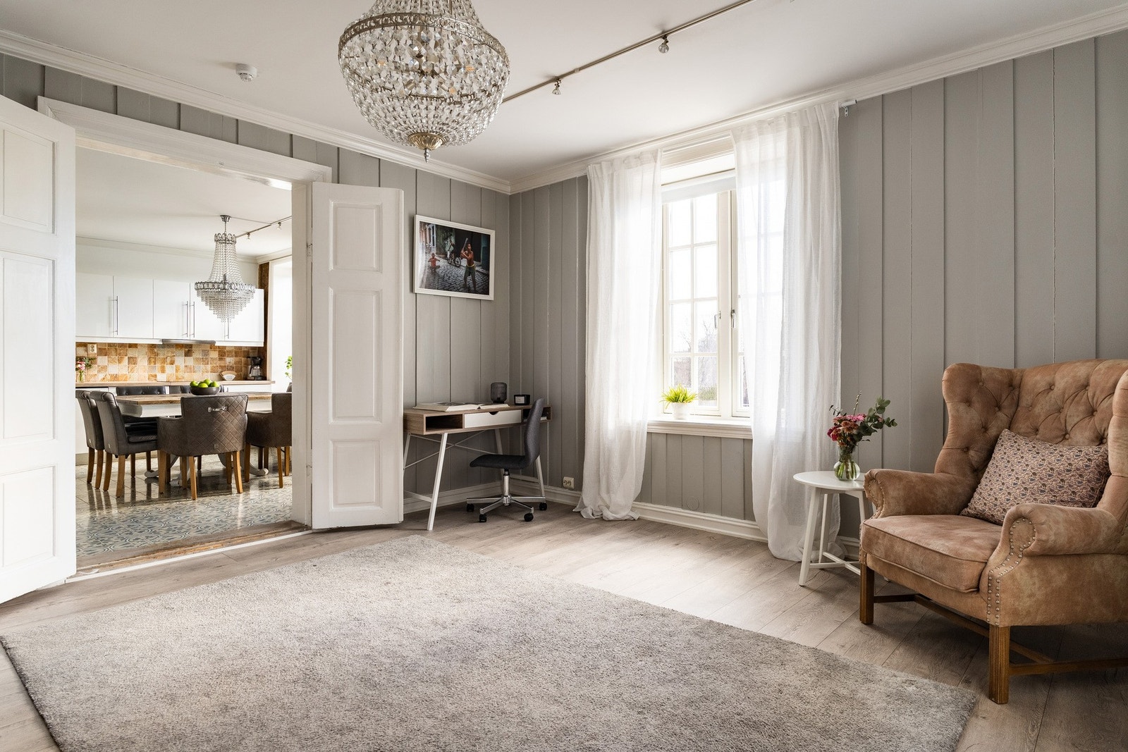 Boligen er en del av en historisk eiendom som ble gjennomgående renovert i 2009. Galleribilde