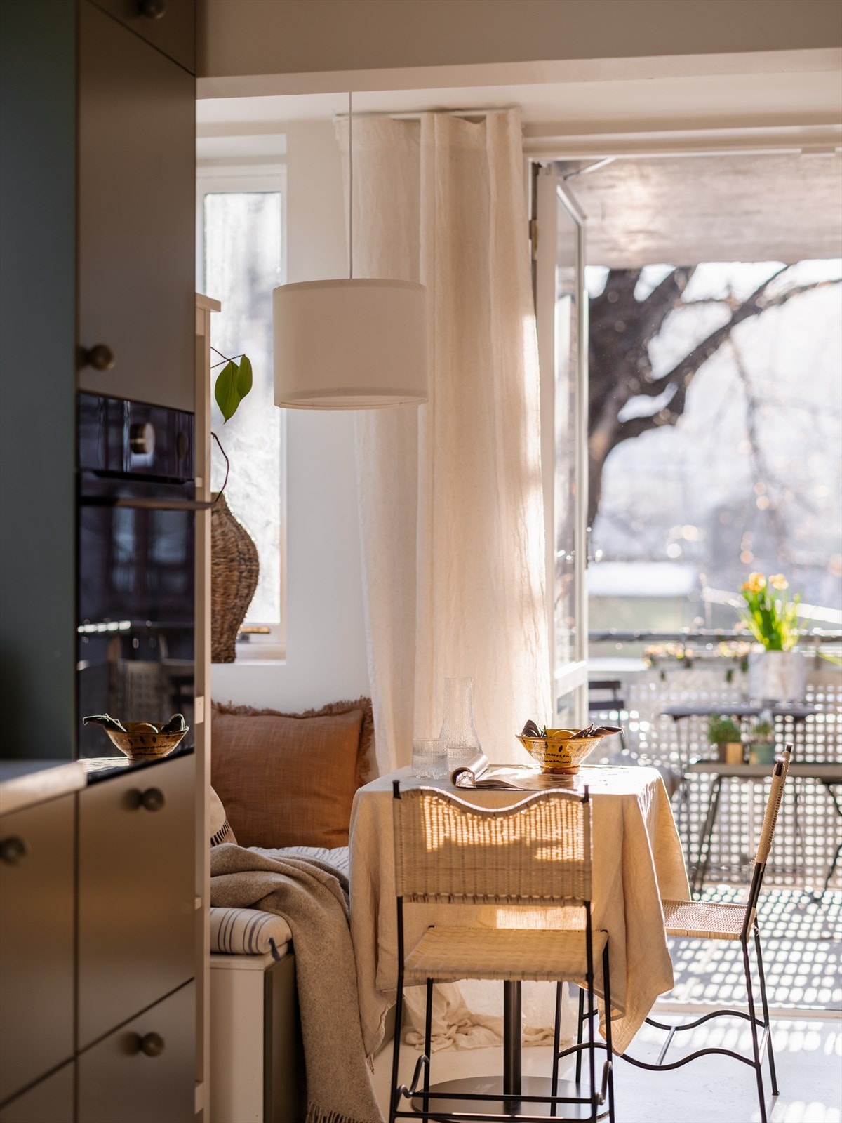 Utgang til balkong fra kjøkkenet Galleribilde