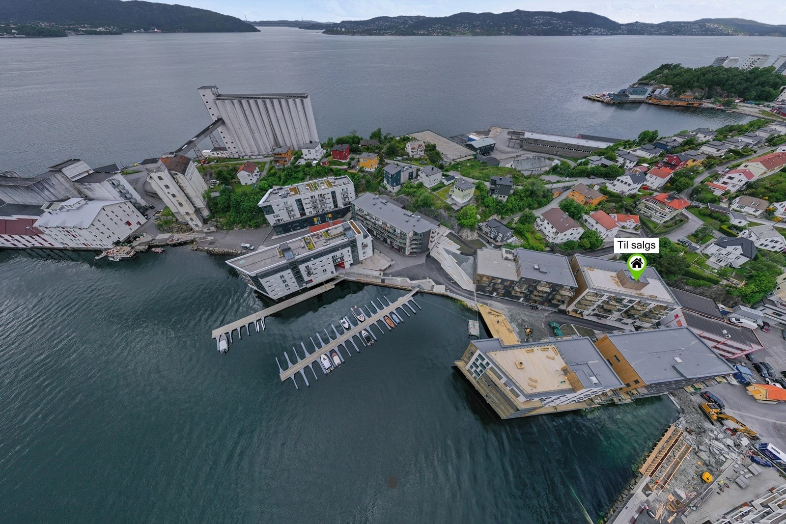 Himladronen. Galleribilde