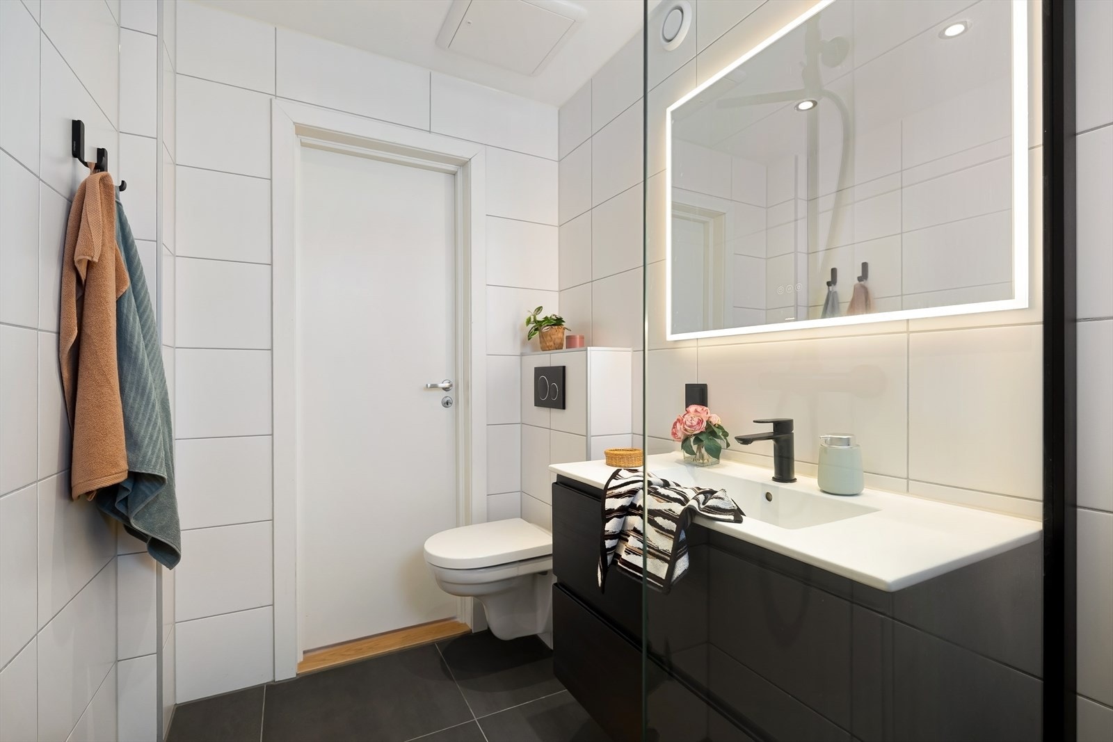 Badet har elektriske varmekabler. Galleribilde