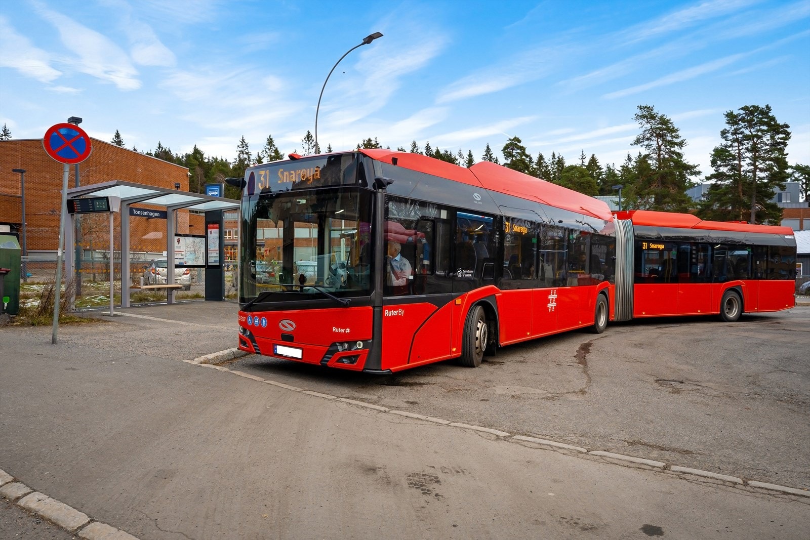 Det er ca 2 minutters gange til nærmeste bussholdeplass. Galleribilde