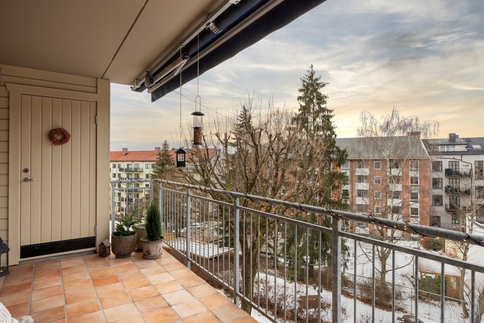 Praktisk utvendig bod for ekstra oppbevaring. Galleribilde