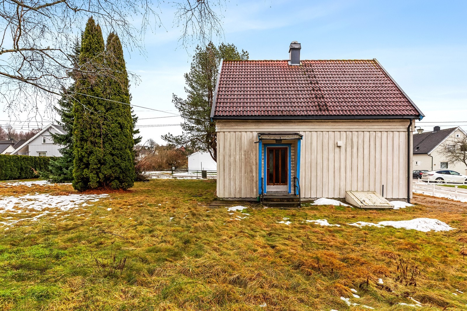 Fra eiendommen er det kort avstand til turområder i Hafslundskogen og servicetilbud. Galleribilde