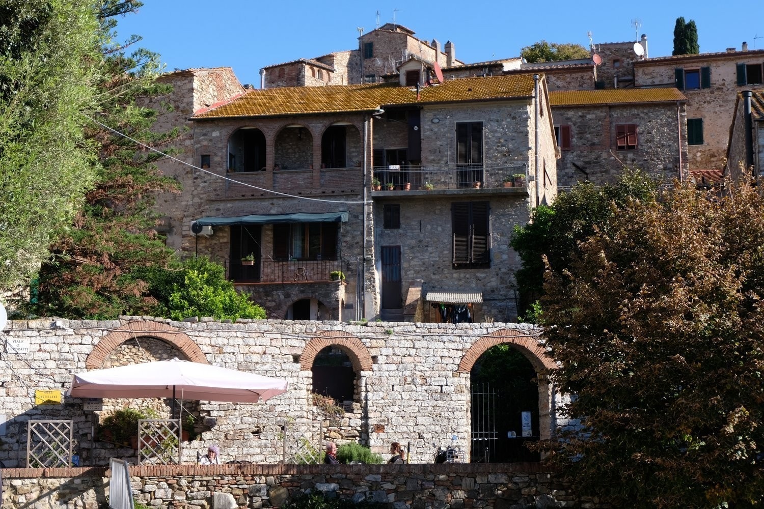 Piazzaen hvor de lokale og turister møtes. Galleribilde