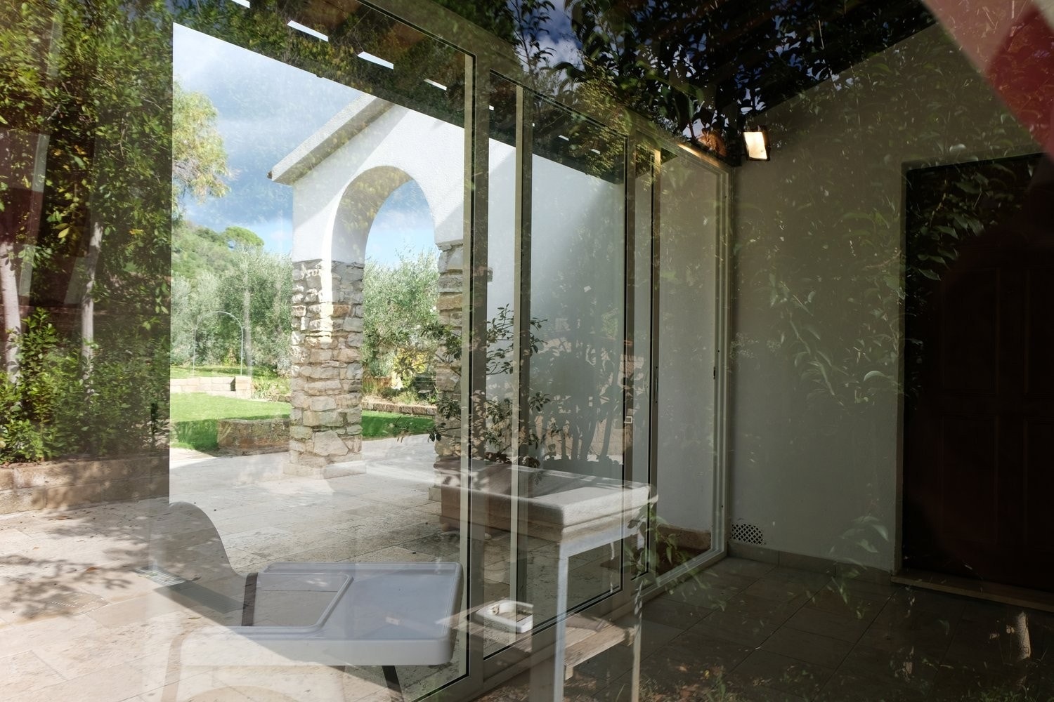 Vi har 2 vinterstuer, som har skyvedører. Galleribilde