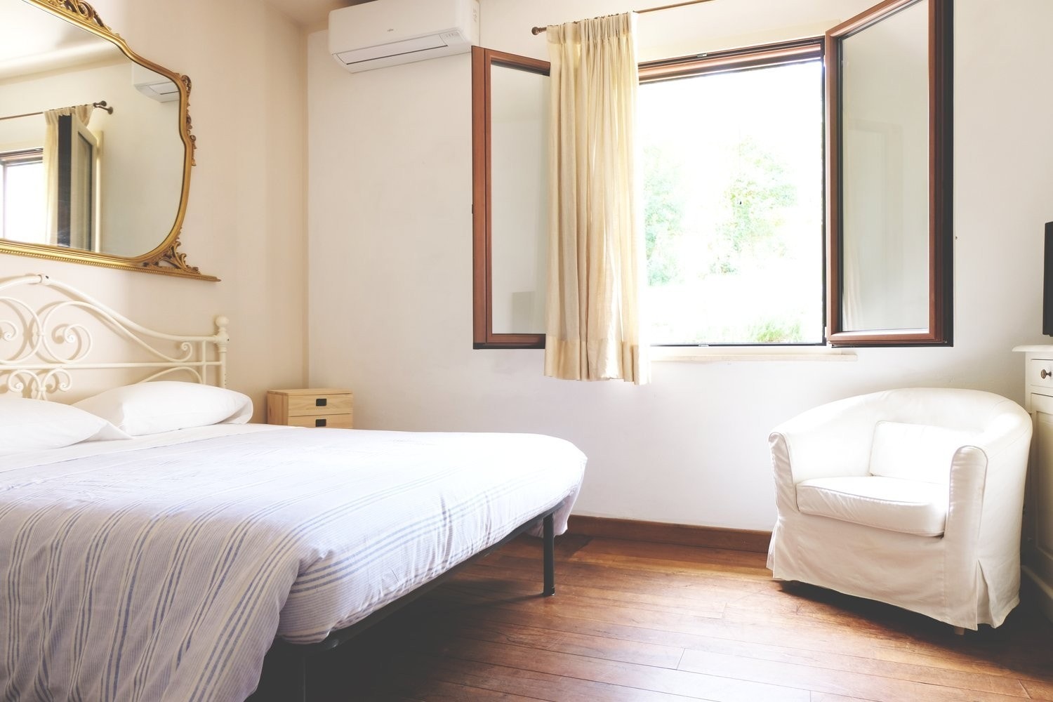 Rommene er lyse og alle har AC. Galleribilde