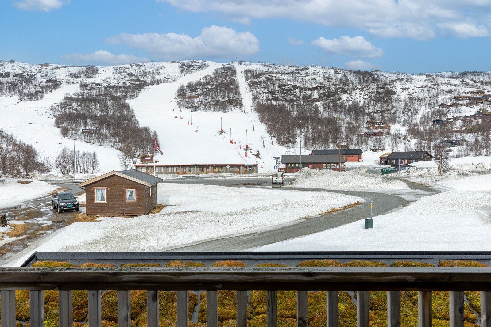 Balkong med utgang fra kjøkkenet. Galleribilde