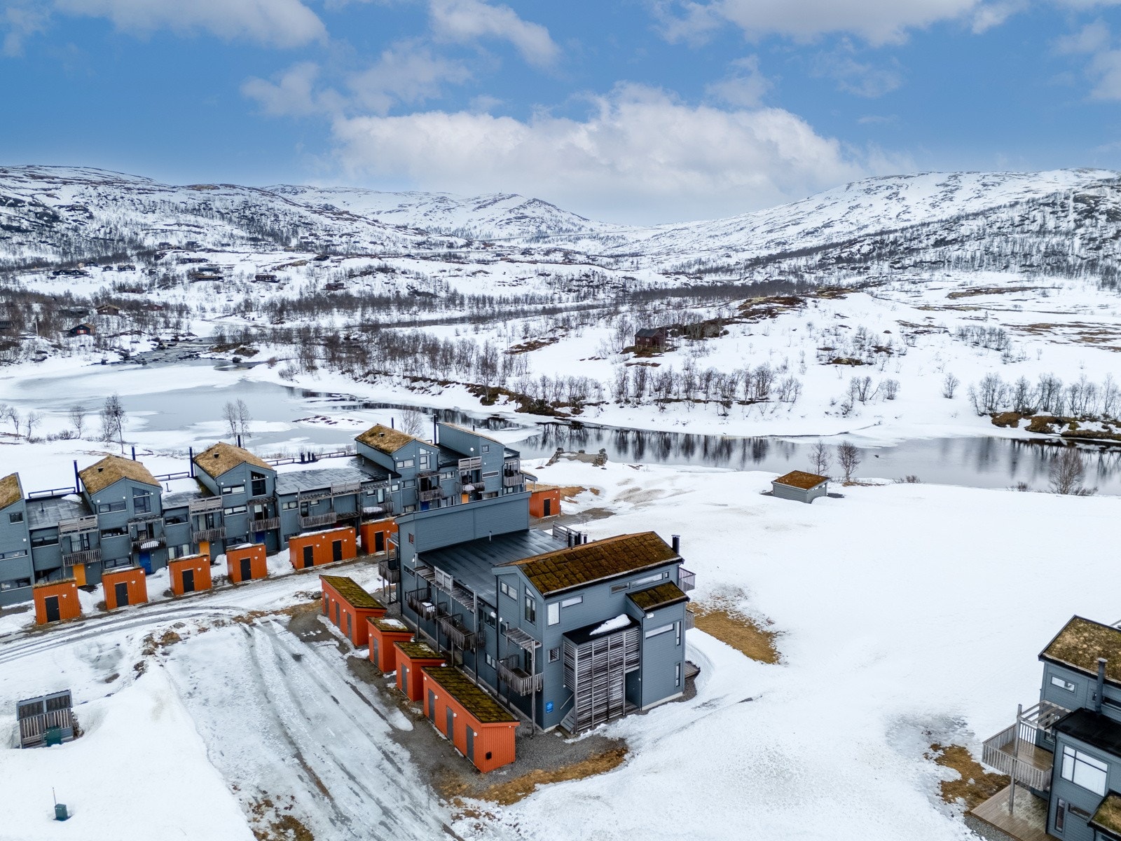Flott beliggenhet med gode solforhold og herlig utsikt. Galleribilde