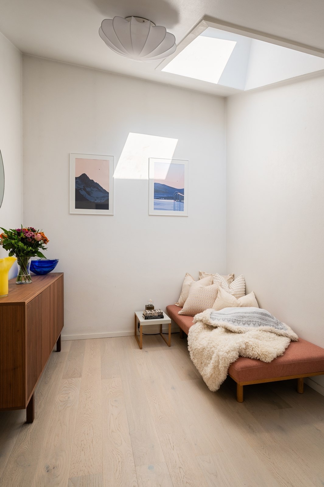 Leilighetens andre soverom er et allsidig rom, ideelt som gjesterom, barnerom eller kontor. Galleribilde