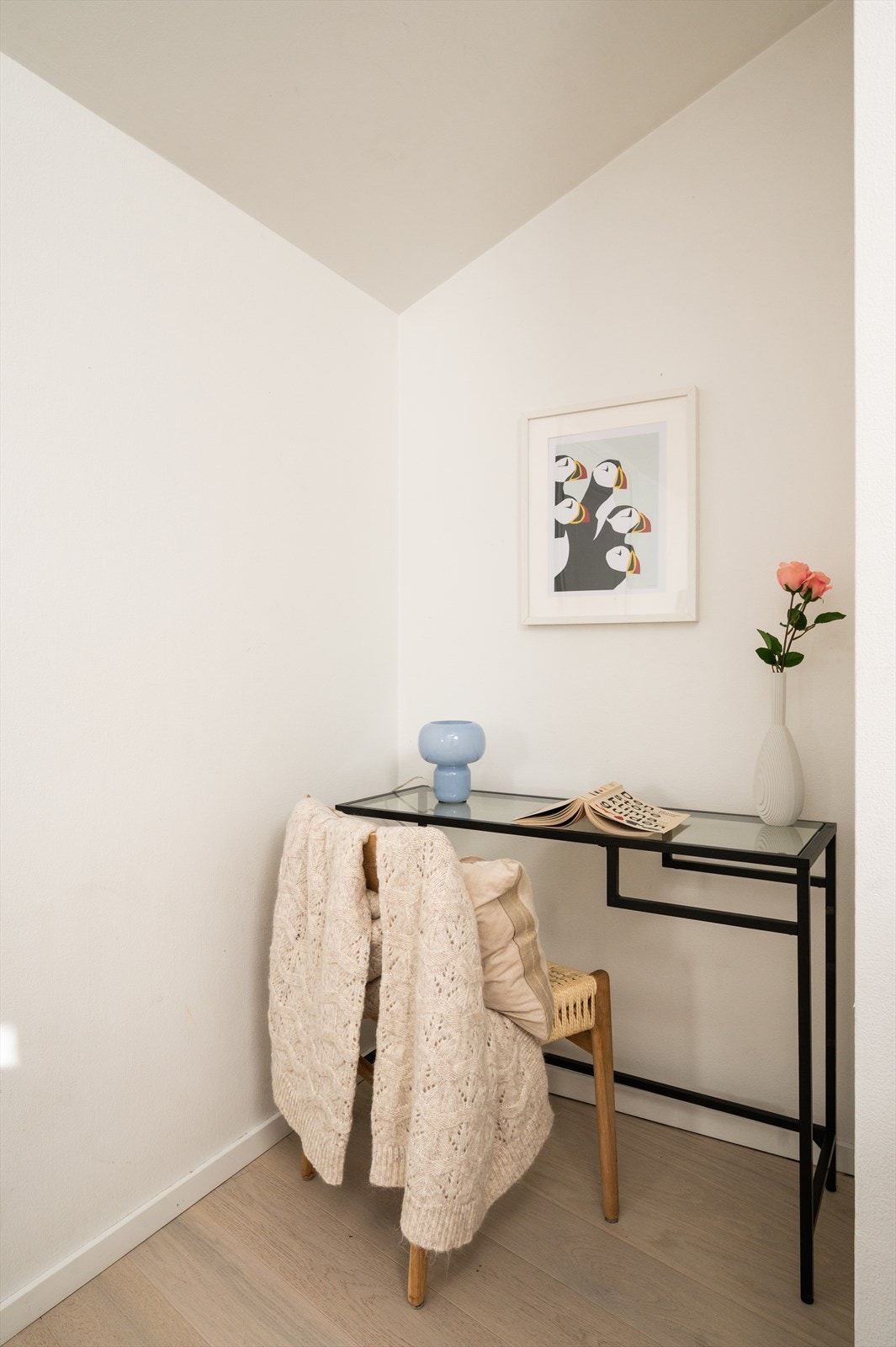 En liten krok gir mulighet for en smart arbeidsplass eller lesehjørne. Galleribilde