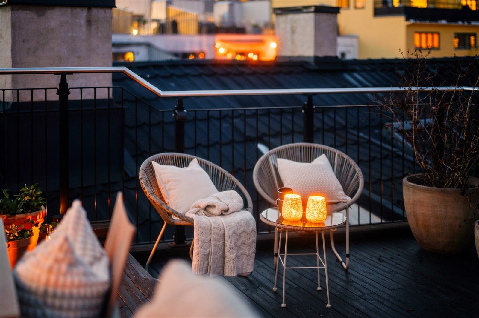 En egen loungegruppe gir mulighet for avslapning på takterrassen. Galleribilde