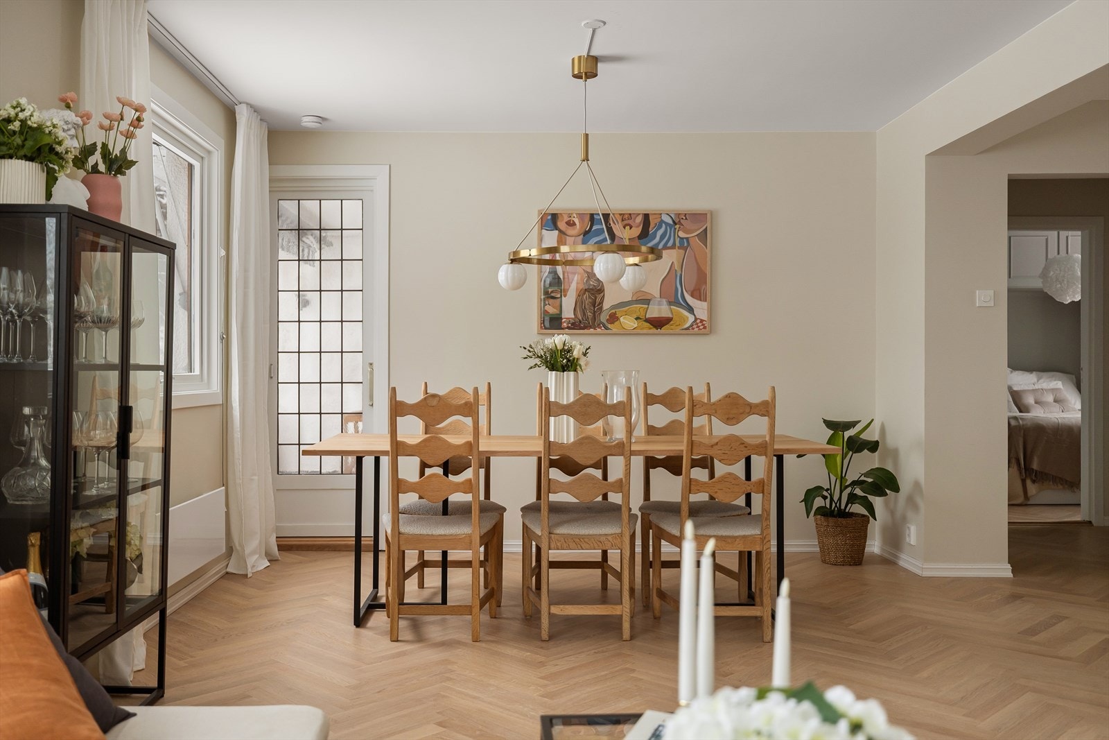 Stuen er romslig, perfekt for sosiale sammenkomster! Galleribilde