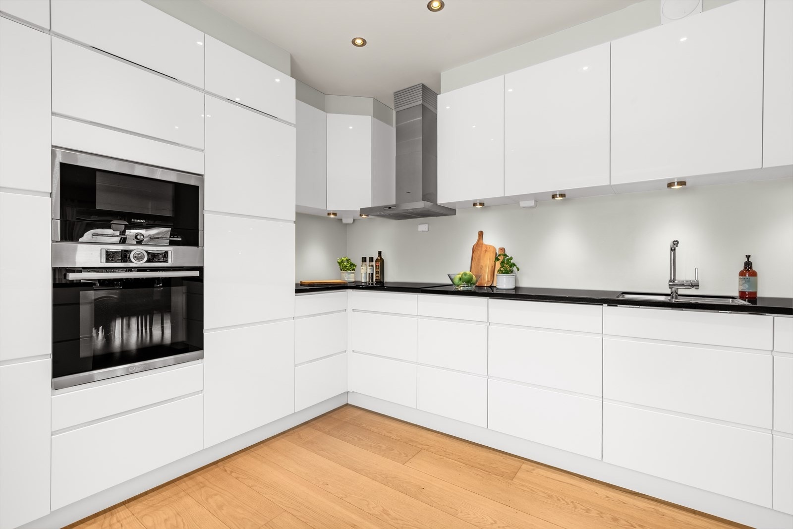 Hvitevarene er integrerte og følger med boligen Galleribilde