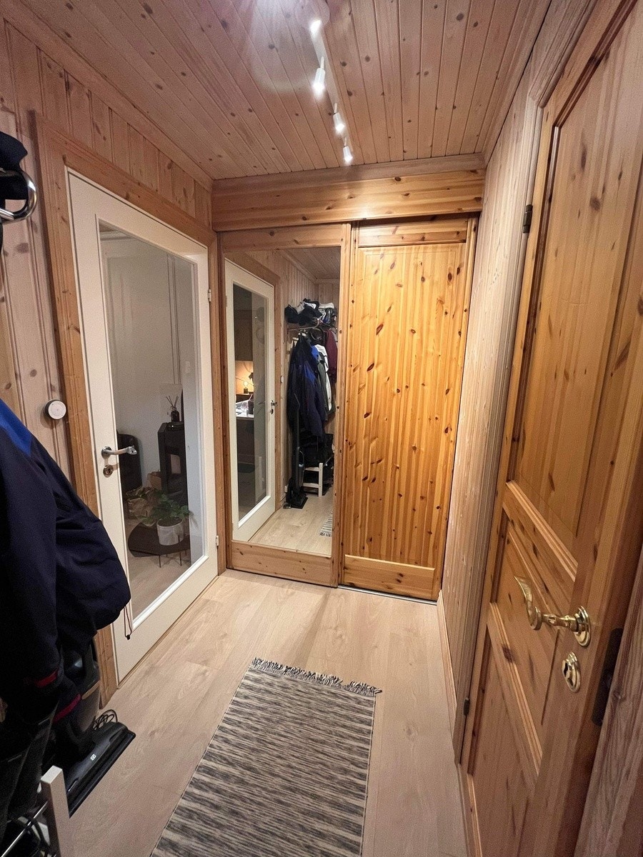 Gang med god plass til oppbevaring Galleribilde