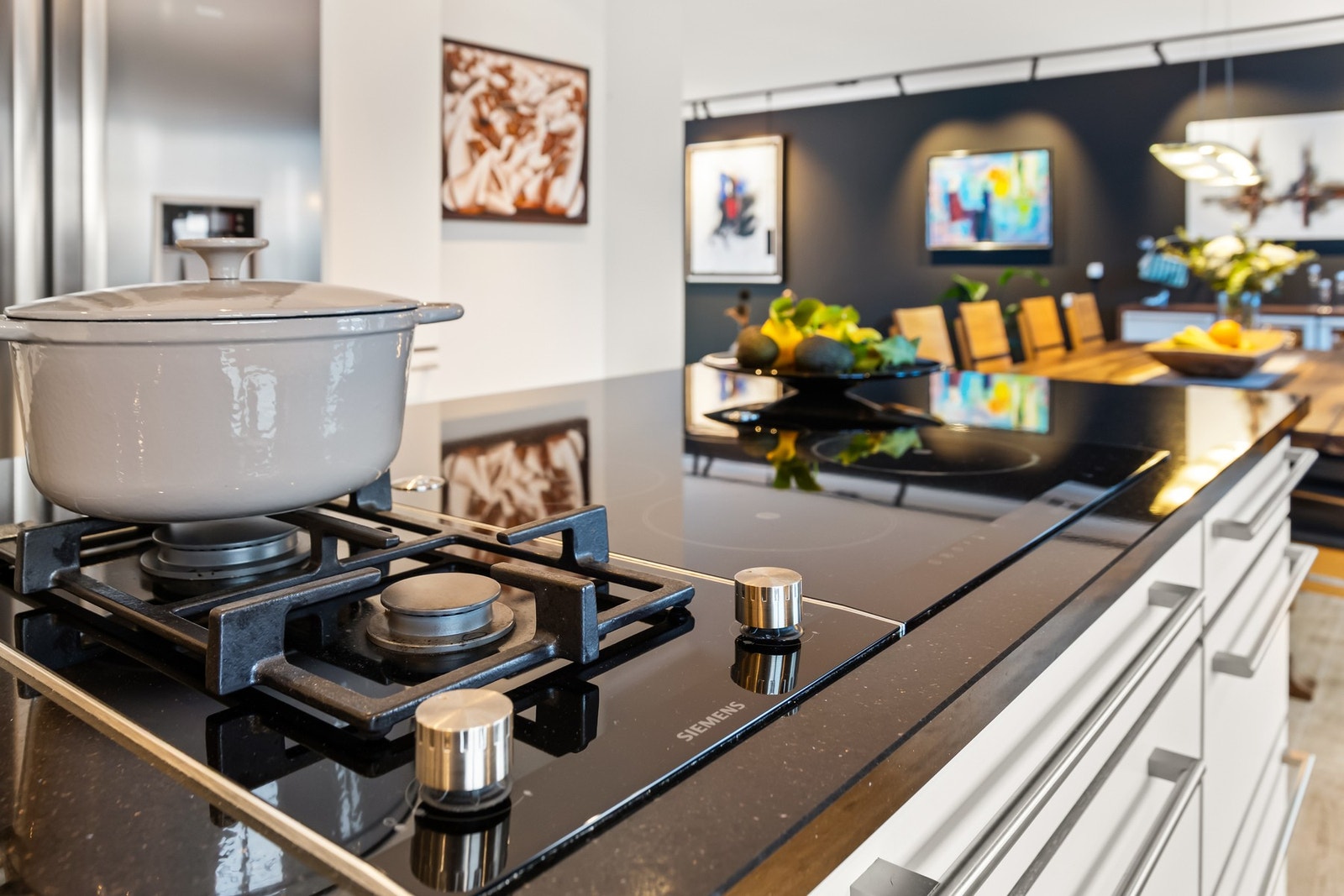 Platetopp m/induksjon og gassbrennere Galleribilde