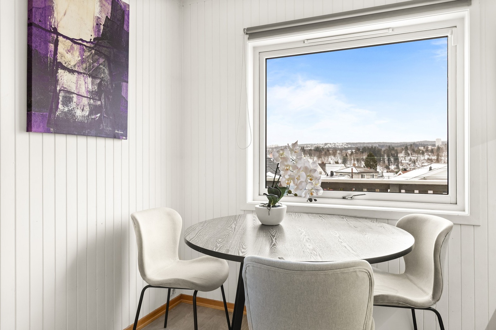 Plass til spisebord på kjøkkenet Galleribilde