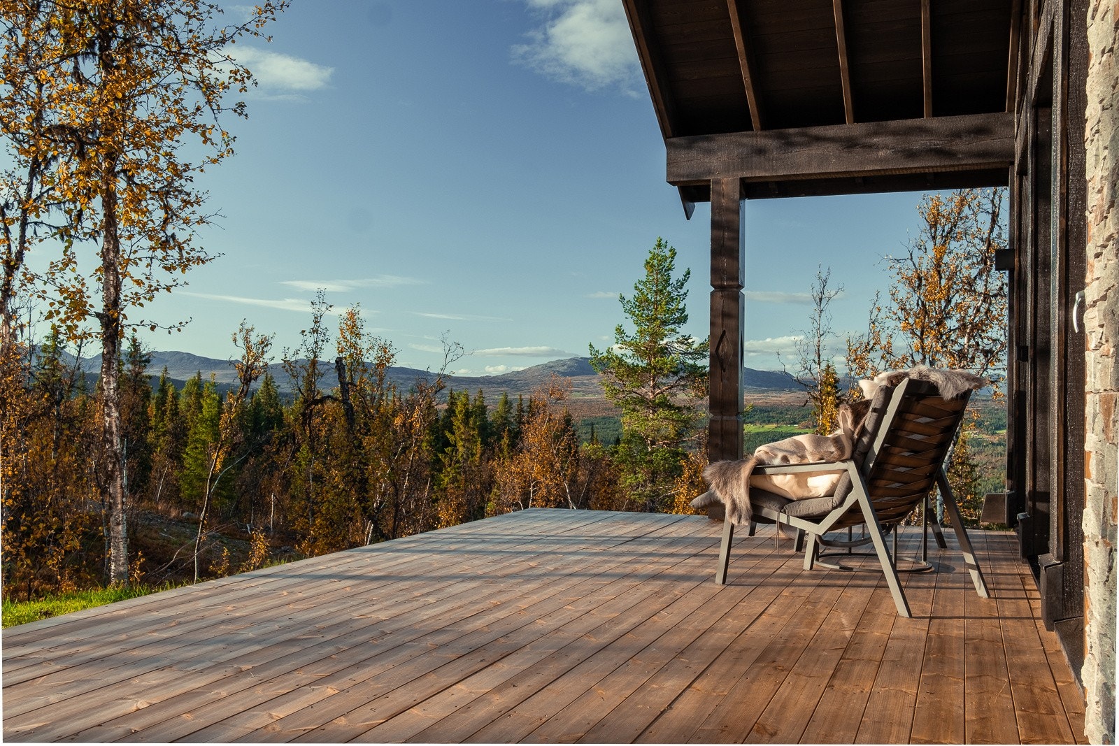 Her kan man sitte å nyte utsikten til morgenkaffen Galleribilde